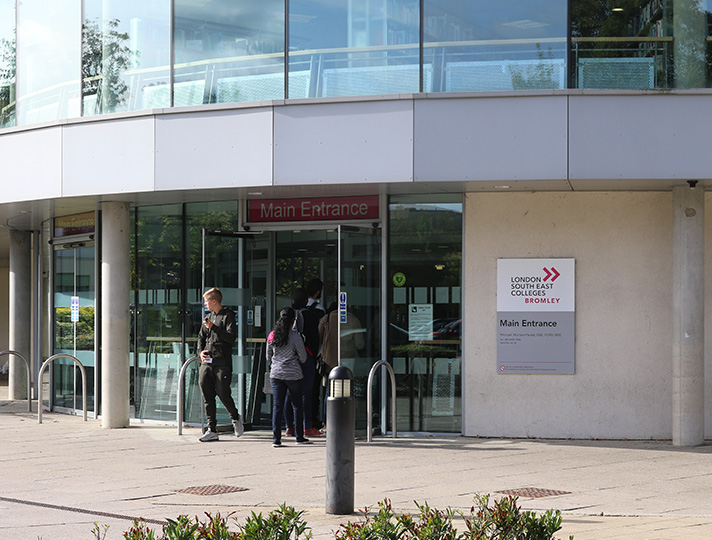 Bromley Campus entrance